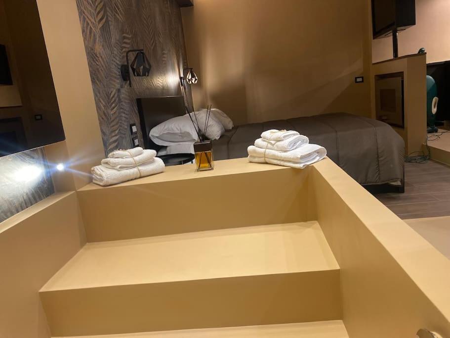 Montesantogroup Suite House Nel Centro Di Napoli Dış mekan fotoğraf